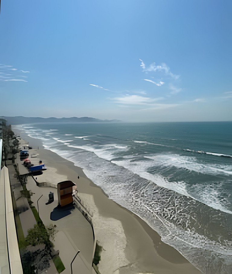 Apartamento frente-mar, Luxuoso, Meia Praia