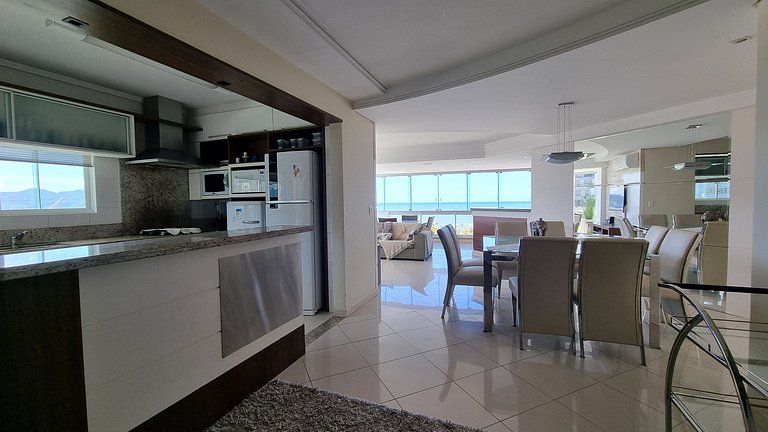 Apartamento frente-mar, Sofisticado Meia Praia