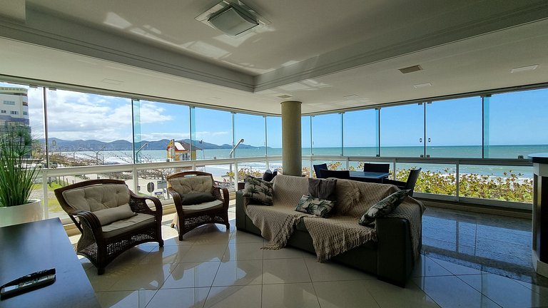 Apartamento frente-mar, Sofisticado Meia Praia