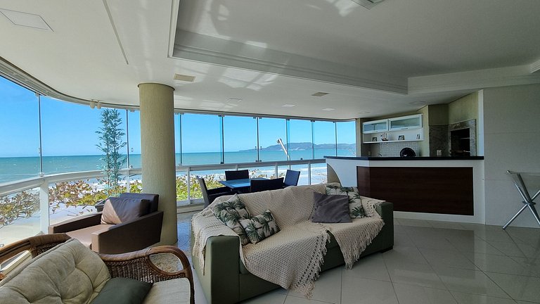 Apartamento frente-mar, Sofisticado Meia Praia