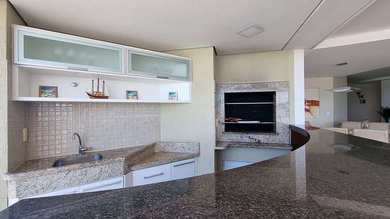 Apartamento frente-mar, Sofisticado Meia Praia