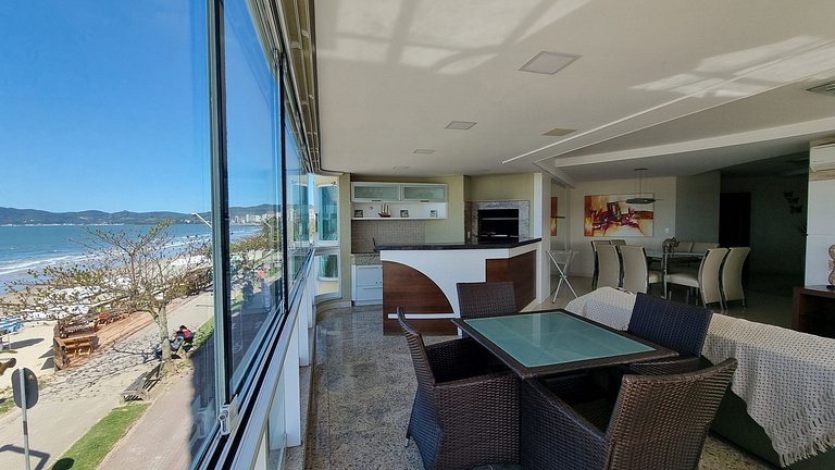 Apartamento frente-mar, Sofisticado Meia Praia