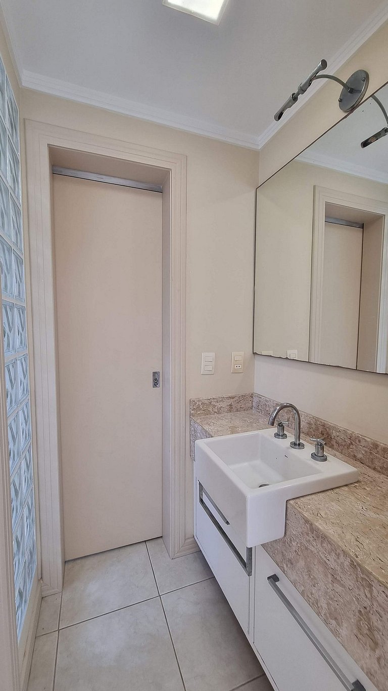 Apartamento frente-mar, Sofisticado Meia Praia