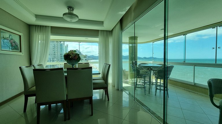 Apartamento frente-mar, Luxuoso, Meia Praia