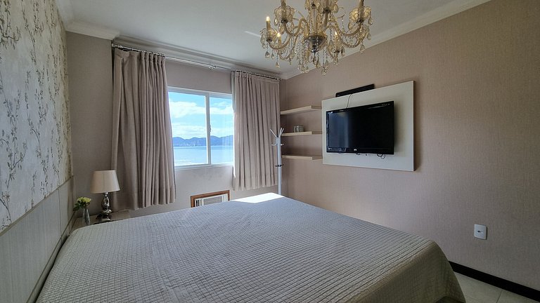 Apartamento frente-mar, Luxuoso, Meia Praia