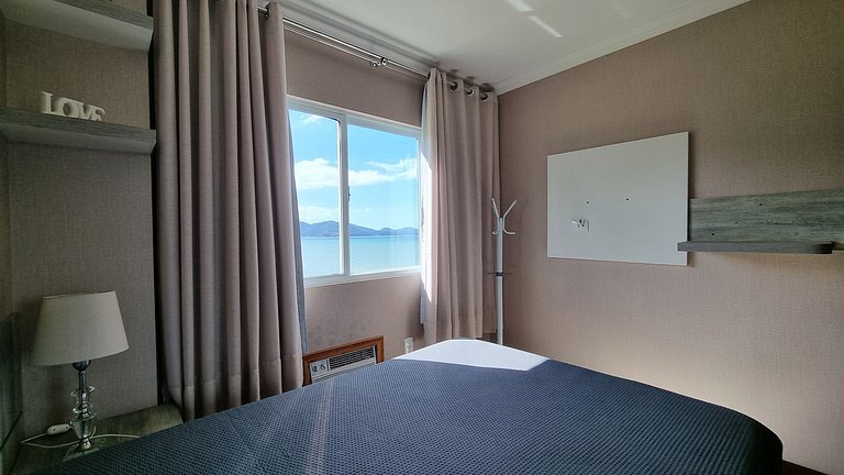 Apartamento frente-mar, Luxuoso, Meia Praia