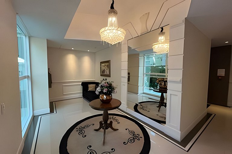 Ambiente sofisticado frente-mar com 3 suítes