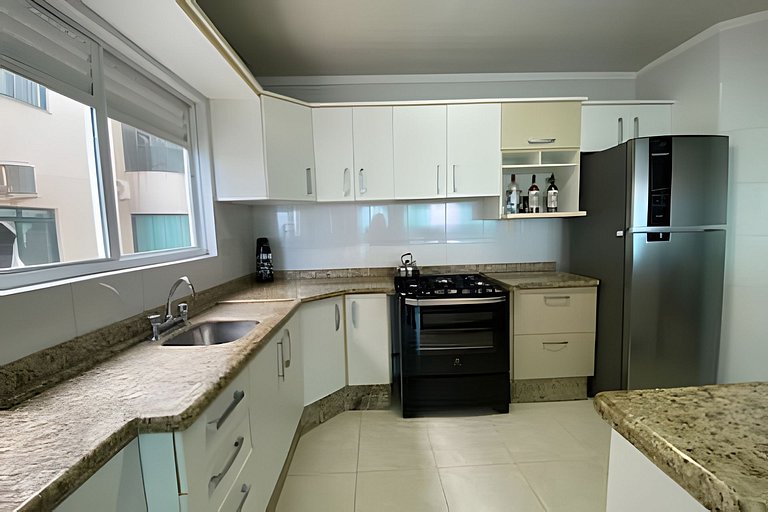 Apartamento frente-mar, Funcional, Meia Praia