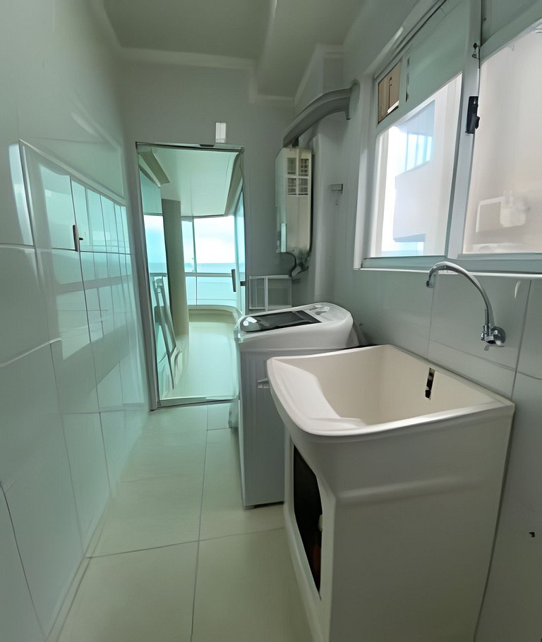 Apartamento frente-mar, Funcional, Meia Praia