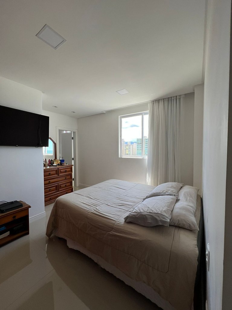 Spazzio D'Art: 3 suítes, vista mar, self checkin