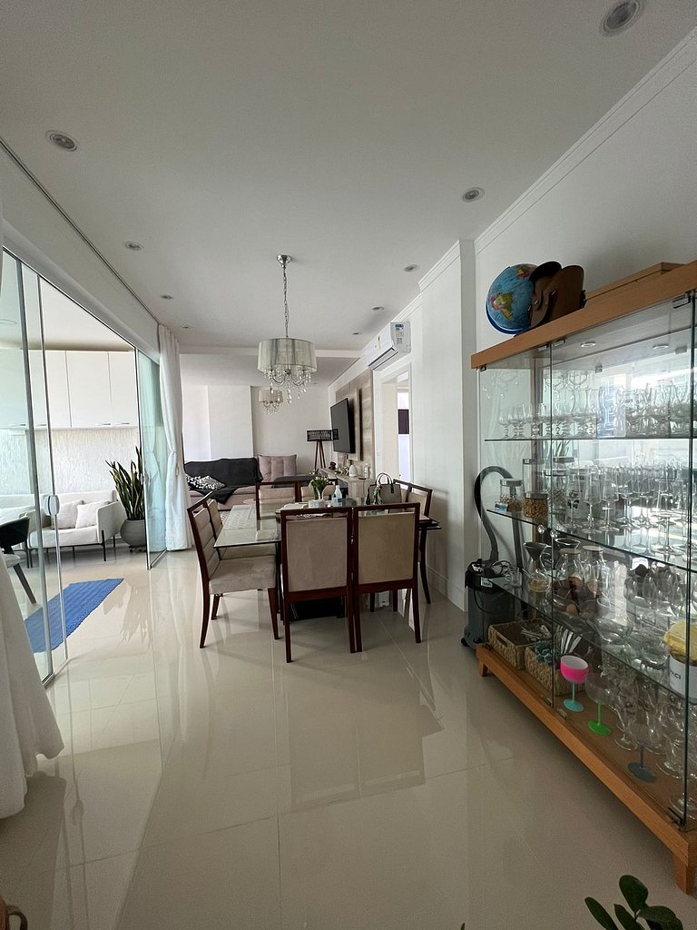 Spazzio D'Art: 3 suítes, vista mar, self checkin