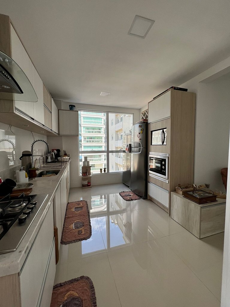 Spazzio D'Art: 3 suítes, vista mar, self checkin