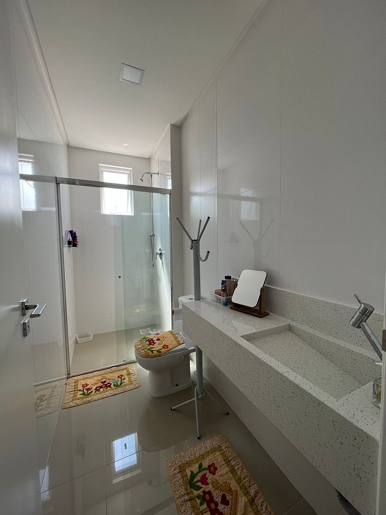 Spazzio D'Art: 3 suítes, vista mar, self checkin