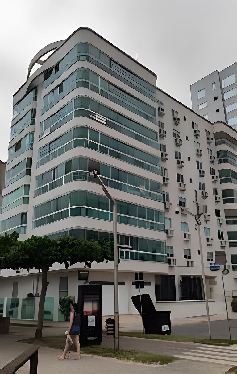 Apartamento frente-mar, Aprazível, Meia Praia