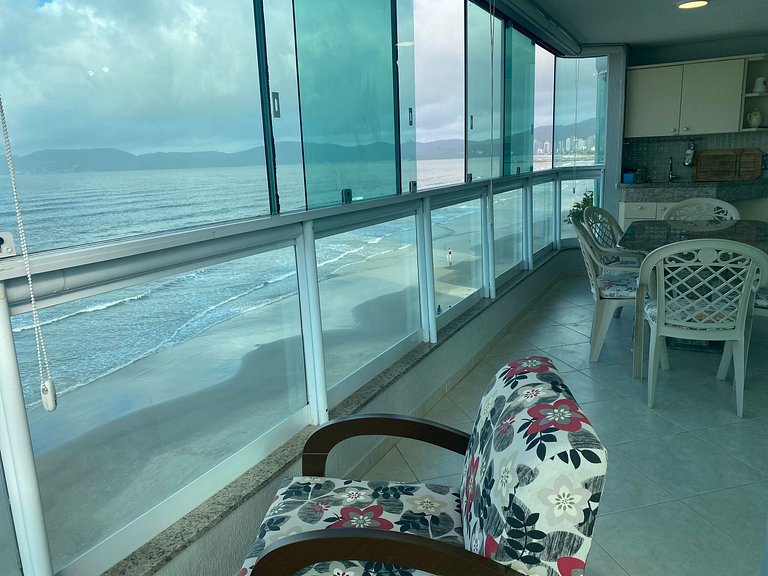 Apartamento Paradisíaco à Beira-Mar