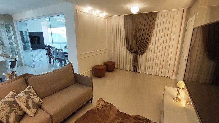 Spazzio D'Art: 3 suítes, vista mar, self checkin