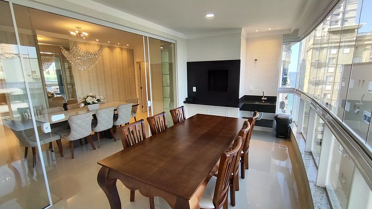 Spazzio D'Art: 3 suítes, vista mar, self checkin