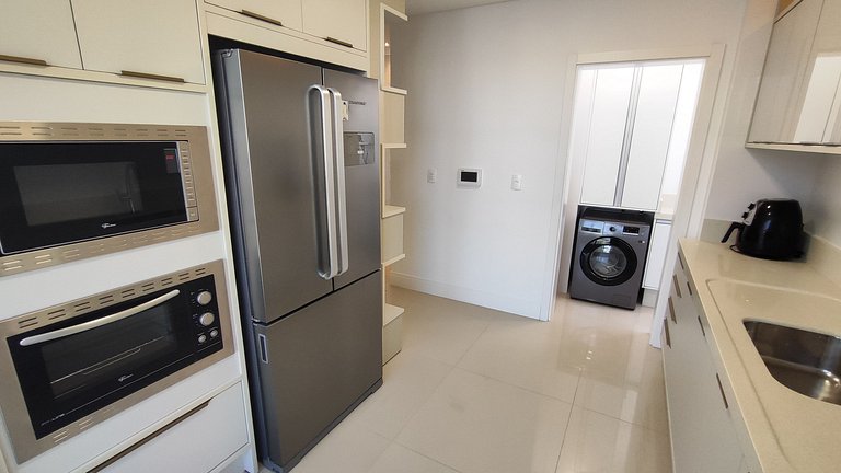 Spazzio D'Art: 3 suítes, vista mar, self checkin