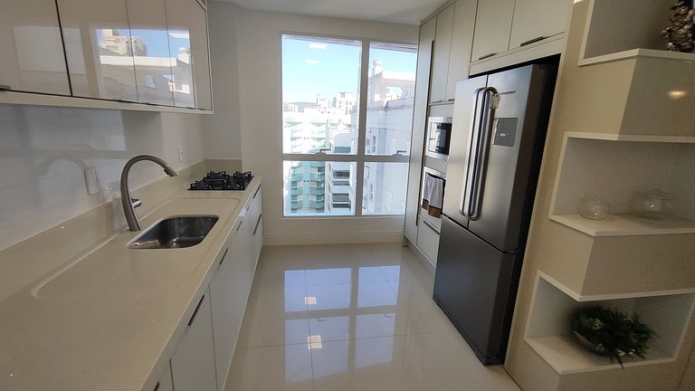 Spazzio D'Art: 3 suítes, vista mar, self checkin