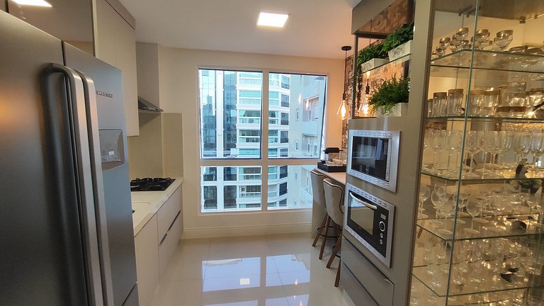 Spazzio D'Art: 3 suítes, vista mar, self checkin