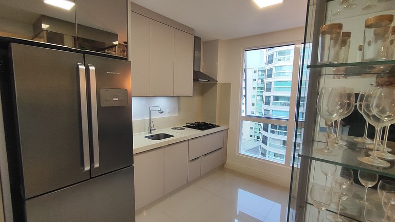 Spazzio D'Art: 3 suítes, vista mar, self checkin