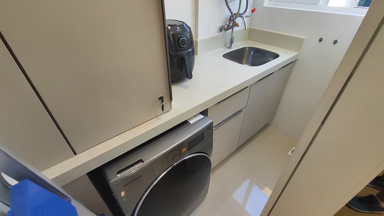 Spazzio D'Art: 3 suítes, vista mar, self checkin