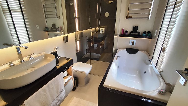 Spazzio D'Art: 3 suítes, vista mar, self checkin