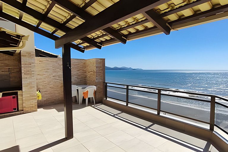 Cobertura com Terraço e Vista Mar - Meia Praia
