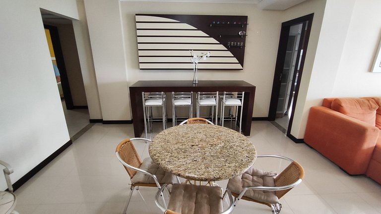 Apartamento beira-mar em localização maravilhosa