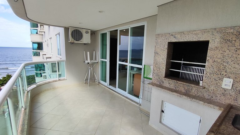 Apartamento beira-mar em localização maravilhosa