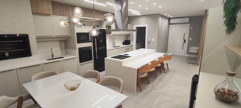 Apartamento NOVO com 3 suítes, decoração impecável