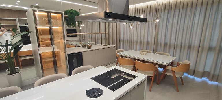 Apartamento NOVO com 3 suítes, decoração impecável