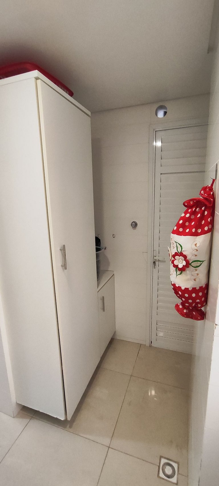 Apartamento gigante a poucos metros da praia