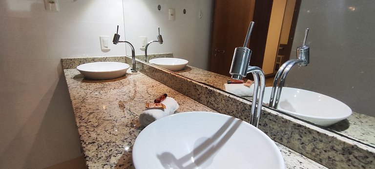 Apartamento gigante a 2 min da praia para famílias