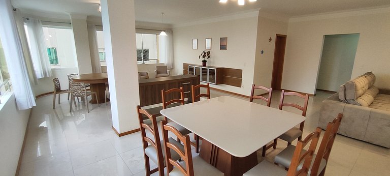 Apartamento gigante a 2 min da praia para famílias