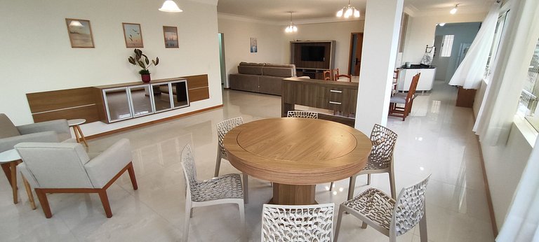 Apartamento gigante a 2 min da praia para famílias