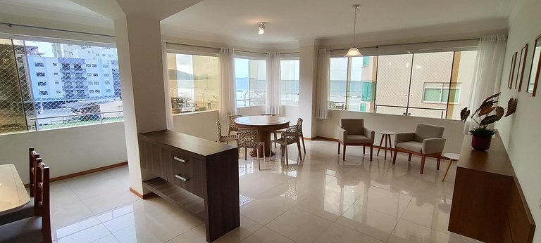Apartamento gigante a 2 min da praia para famílias