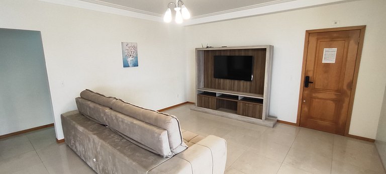 Apartamento gigante a 2 min da praia para famílias