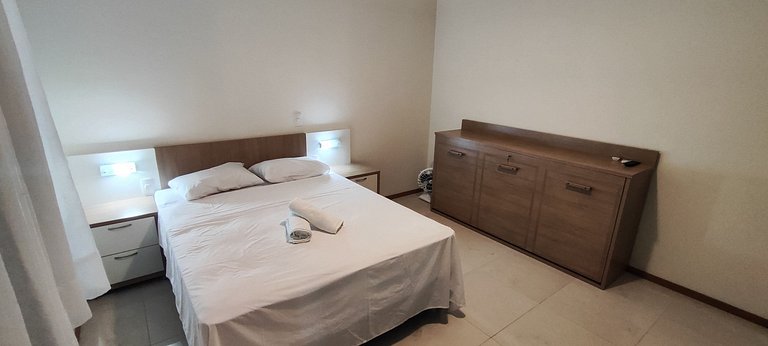 Apartamento gigante a poucos metros da praia