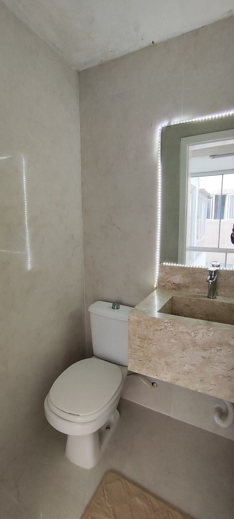 Casa ampla com lazer e praia próxima para famílias