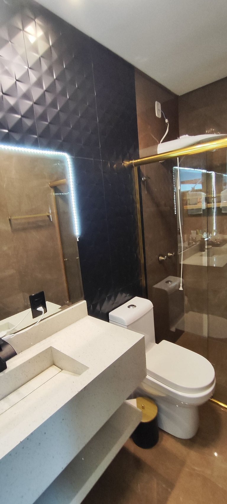 Casa ampla com lazer e praia próxima para famílias