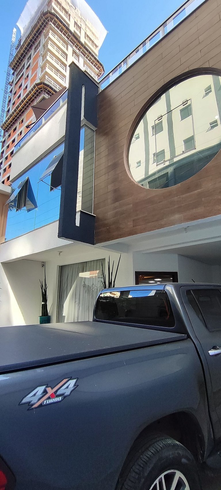 Casa ampla com lazer e praia próxima para famílias