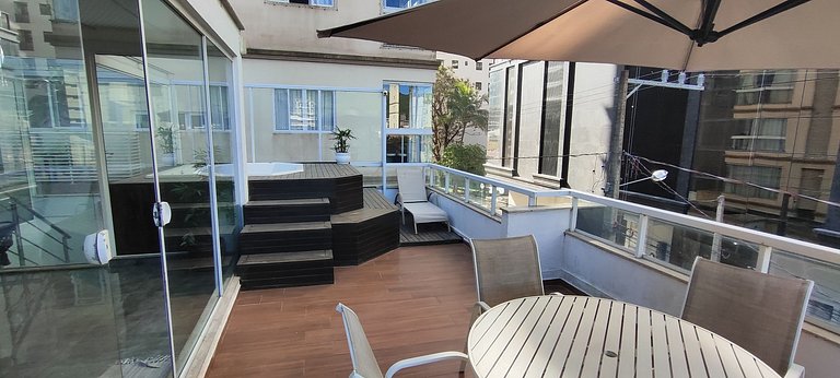 Casa ampla com lazer e praia próxima para famílias