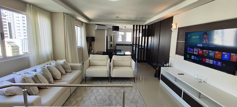 Duplex impecável a passos do mar e do HardRock