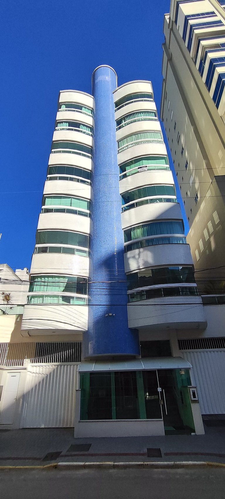 Duplex impecável a passos do mar e do HardRock