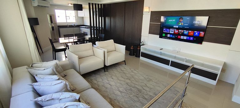 Duplex impecável a passos do mar e do HardRock