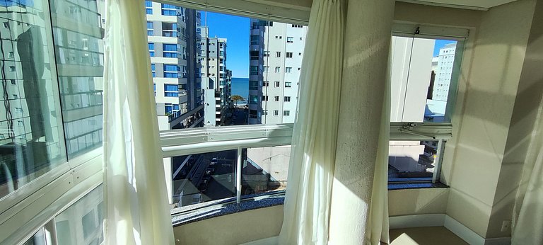 Duplex impecável a passos do mar e do HardRock