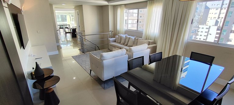 Duplex impecável a passos do mar e do HardRock