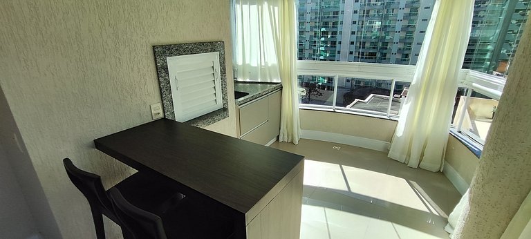 Duplex impecável a passos do mar e do HardRock