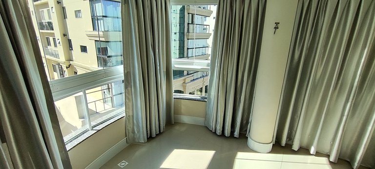 Duplex impecável a passos do mar e do HardRock